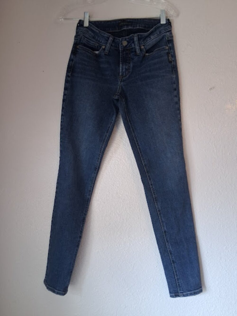 Silver women's size 26/29 Suki Skinny medium-to-dark indigo wash jeans